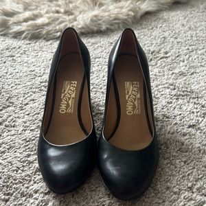 Salvatore Ferragamo pumps, size 7
